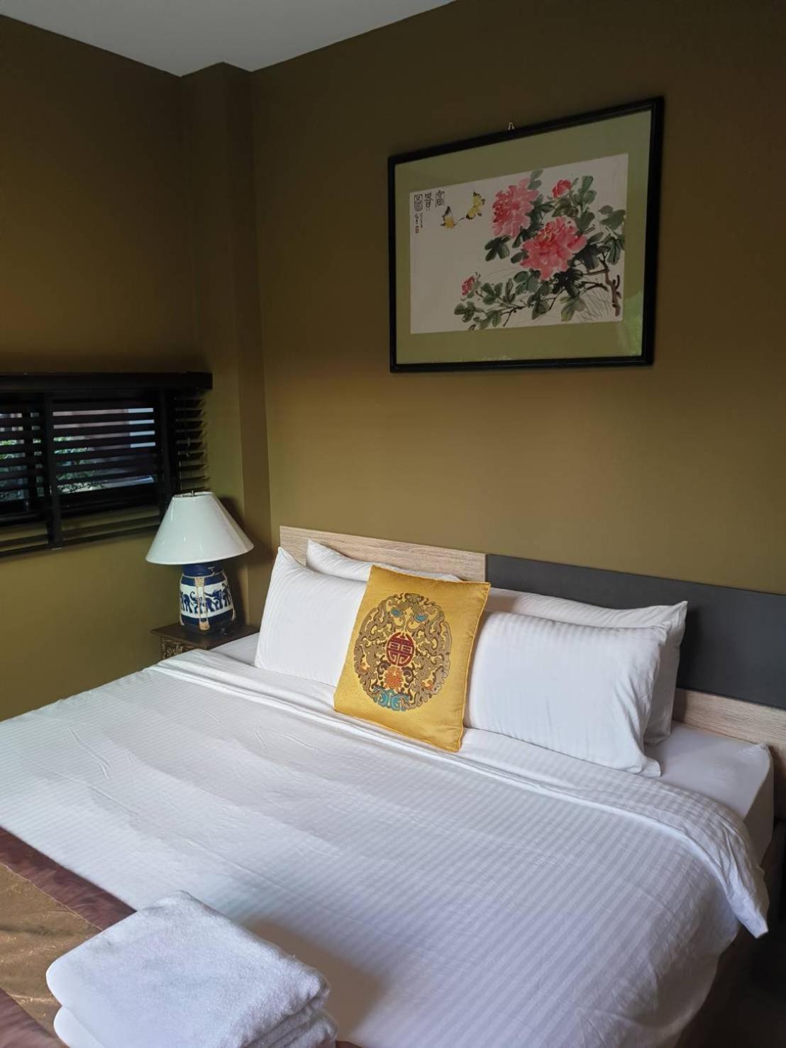 The Lantern Suites Ban Song Hong Phòng bức ảnh