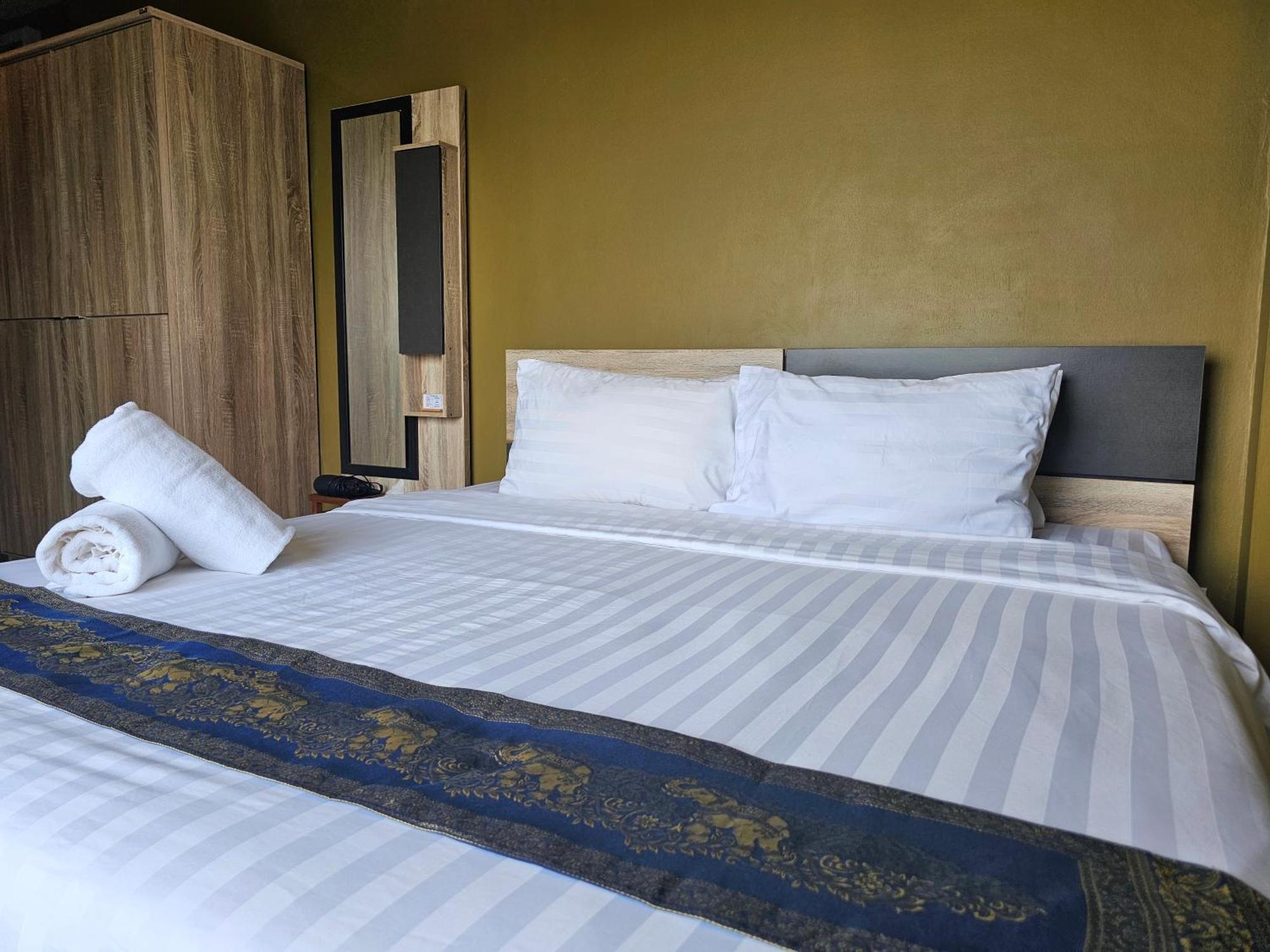 The Lantern Suites Ban Song Hong Ngoại thất bức ảnh