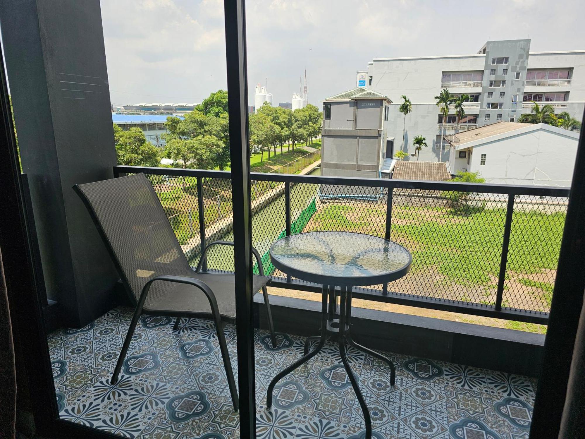 The Lantern Suites Ban Song Hong Ngoại thất bức ảnh